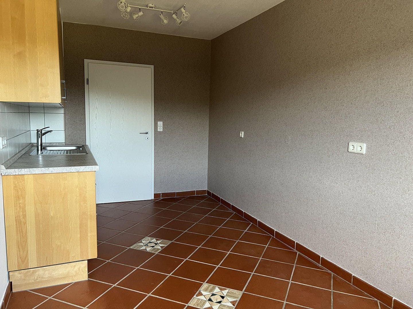 Prodej domu 271 m², pozemek 696 m², Roßtal, Bavorsko Prodej domu 271 m², pozemek 696 m², Roßtal, Bavorsko
