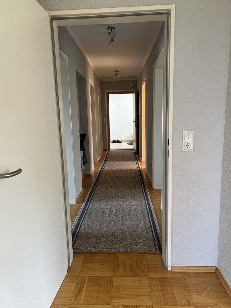 Prodej domu 271 m², pozemek 696 m², Roßtal, Bavorsko Prodej domu 271 m², pozemek 696 m², Roßtal, Bavorsko