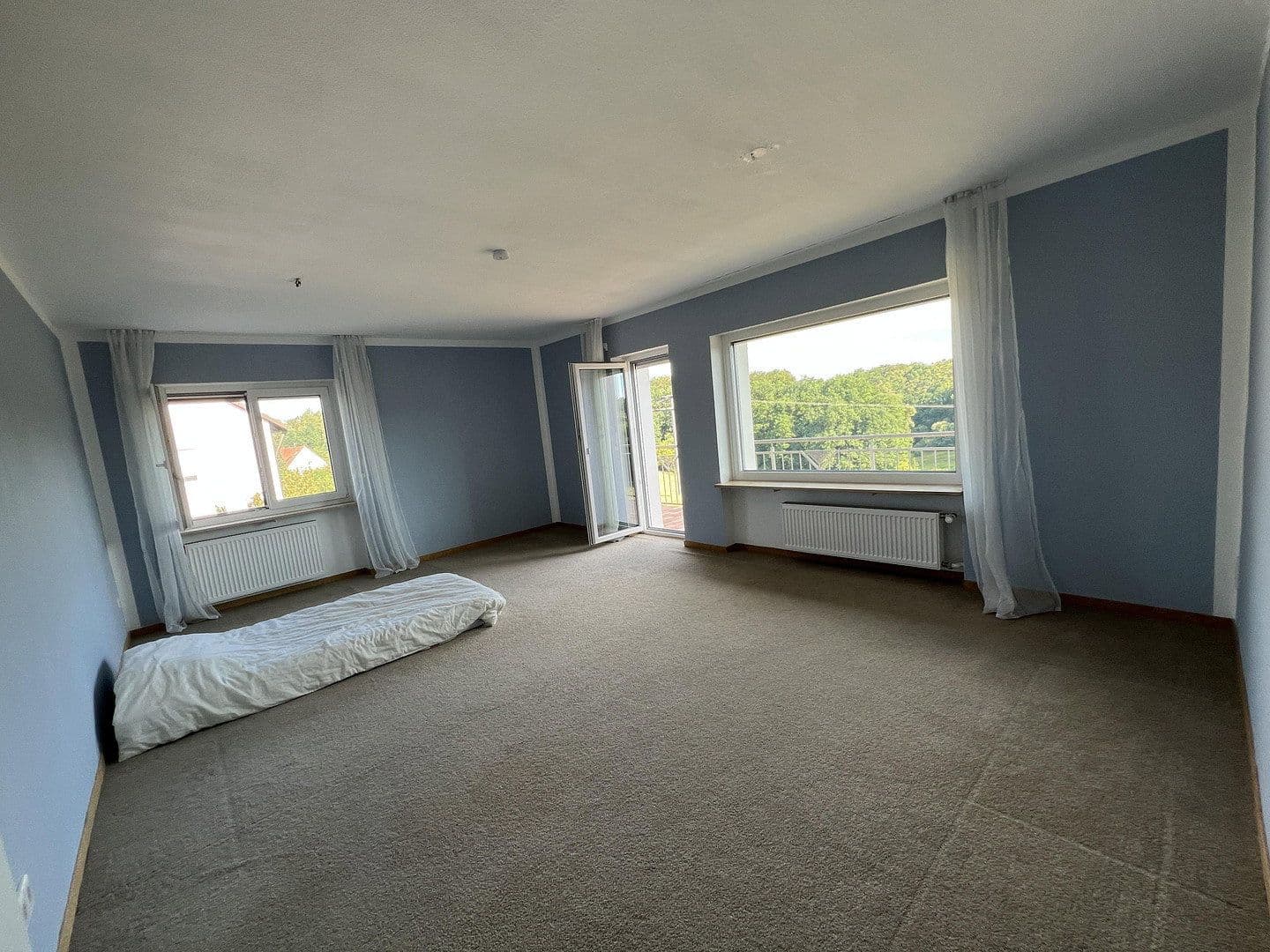 Prodej domu 271 m², pozemek 696 m², Roßtal, Bavorsko Prodej domu 271 m², pozemek 696 m², Roßtal, Bavorsko