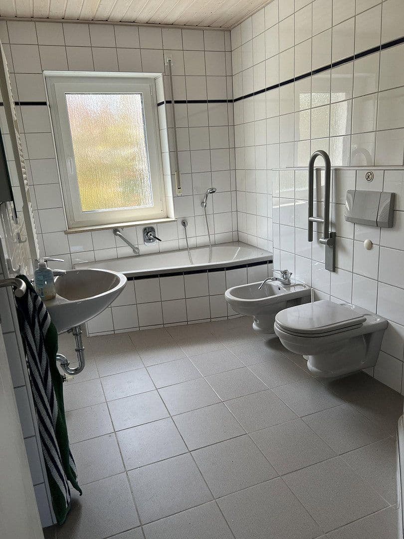 Prodej domu 271 m², pozemek 696 m², Roßtal, Bavorsko Prodej domu 271 m², pozemek 696 m², Roßtal, Bavorsko
