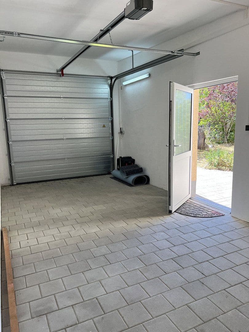 Prodej domu 271 m², pozemek 696 m², Roßtal, Bavorsko Prodej domu 271 m², pozemek 696 m², Roßtal, Bavorsko