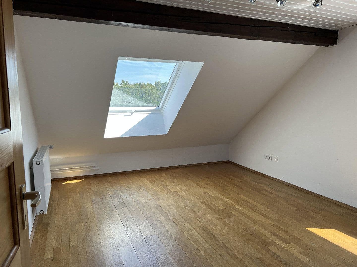 Prodej domu 271 m², pozemek 696 m², Roßtal, Bavorsko Prodej domu 271 m², pozemek 696 m², Roßtal, Bavorsko