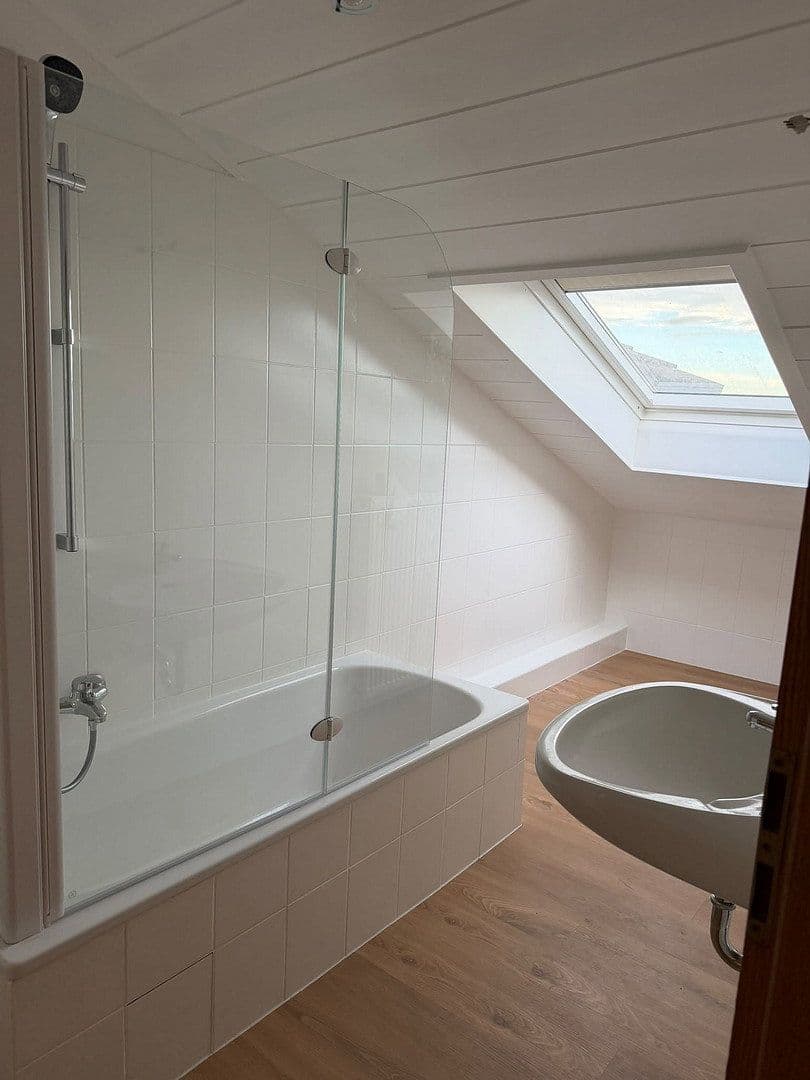 Pronájem bytu 4+kk 115 m², Brühl, Bádensko-Württembersko Pronájem bytu 4+kk 115 m², Brühl, Bádensko-Württembersko