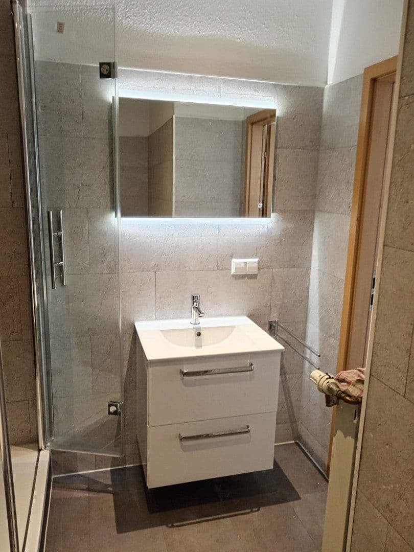 Pronájem bytu 4+1 97 m², Marienberger Straße 18, Chemnitz, Sasko Pronájem bytu 4+1 97 m², Marienberger Straße 18, Chemnitz, Sasko