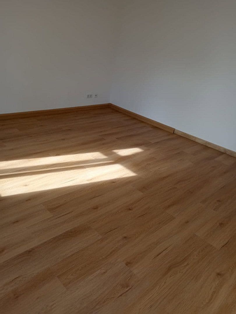 Pronájem bytu 4+1 97 m², Marienberger Straße 18, Chemnitz, Sasko Pronájem bytu 4+1 97 m², Marienberger Straße 18, Chemnitz, Sasko