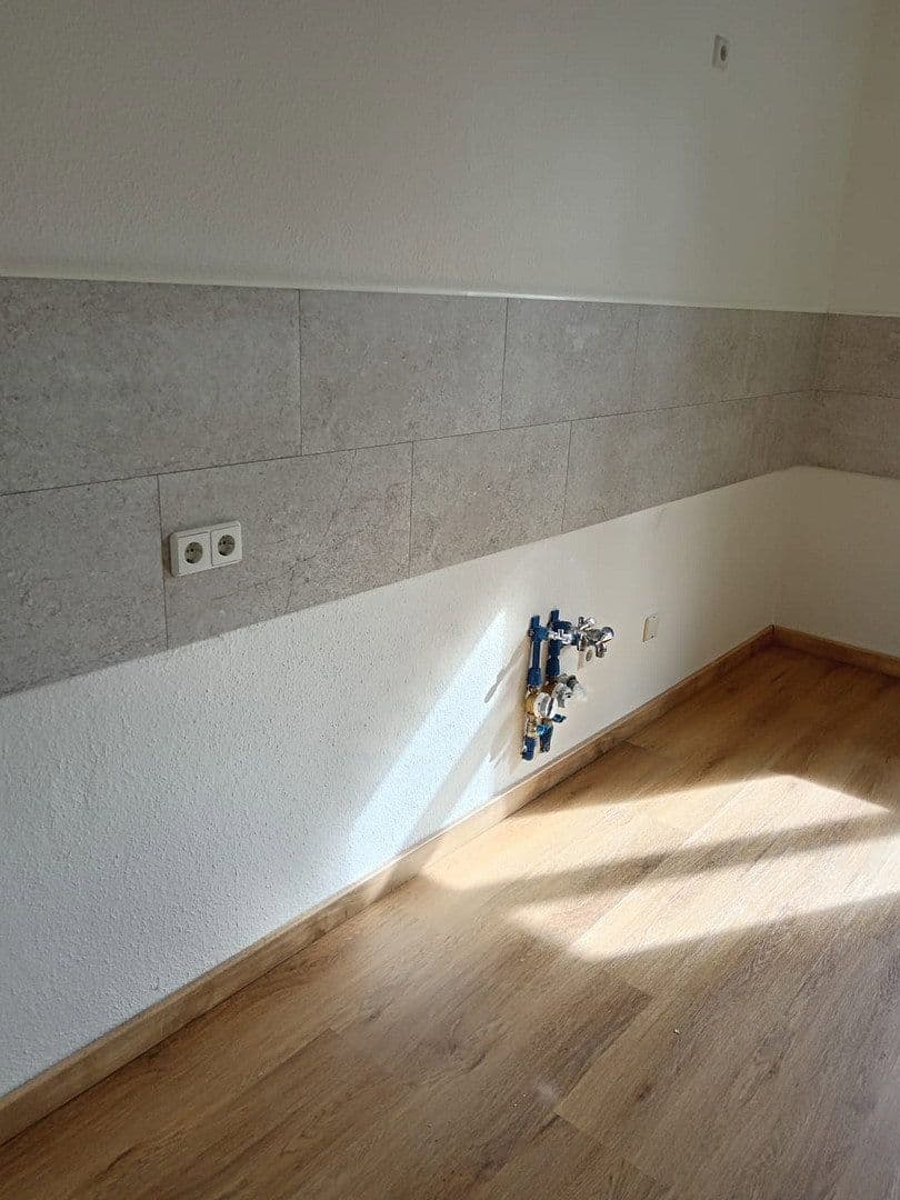Pronájem bytu 4+1 97 m², Marienberger Straße 18, Chemnitz, Sasko Pronájem bytu 4+1 97 m², Marienberger Straße 18, Chemnitz, Sasko