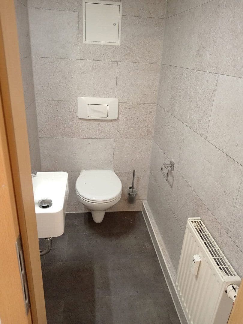 Pronájem bytu 4+1 97 m², Marienberger Straße 18, Chemnitz, Sasko Pronájem bytu 4+1 97 m², Marienberger Straße 18, Chemnitz, Sasko