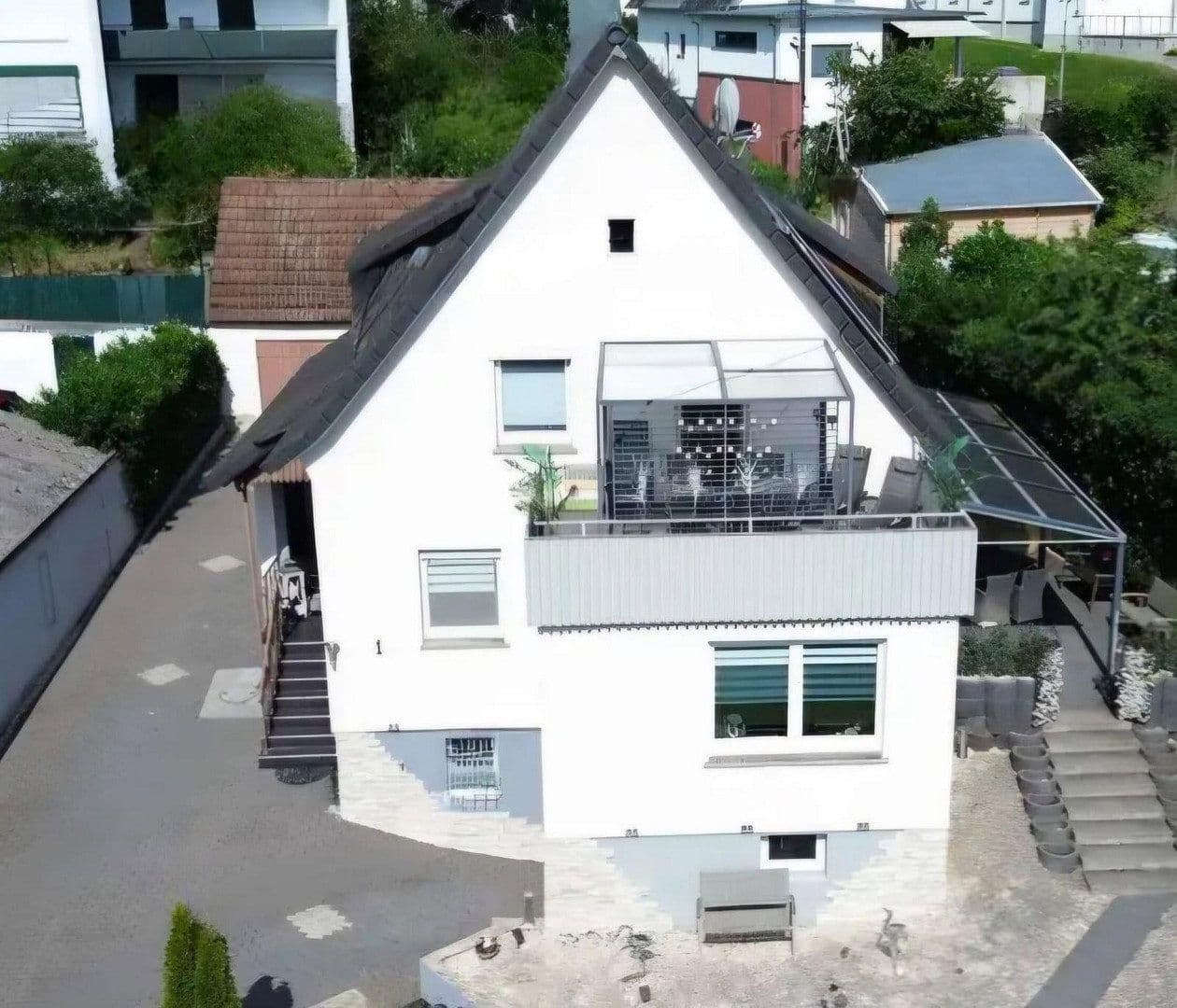 Prodej domu 155 m², pozemek 707 m², Brackenheim, Bádensko-Württembersko Prodej domu 155 m², pozemek 707 m², Brackenheim, Bádensko-Württembersko