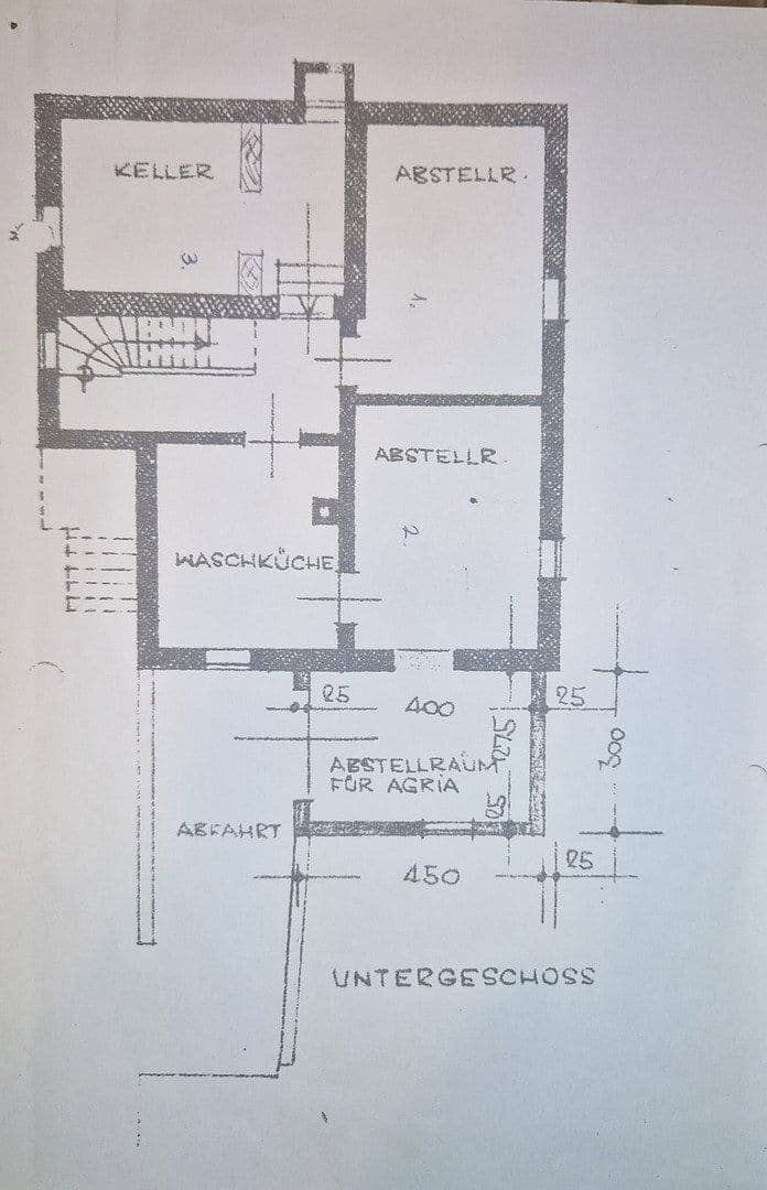 Prodej domu 155 m², pozemek 707 m², Brackenheim, Bádensko-Württembersko Prodej domu 155 m², pozemek 707 m², Brackenheim, Bádensko-Württembersko