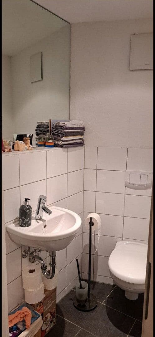 Pronájem bytu 2+1 59 m², Goezstraße 3, Stuttgart-Plieningen, Bádensko-Württembersko Pronájem bytu 2+1 59 m², Goezstraße 3, Stuttgart-Plieningen, Bádensko-Württembersko