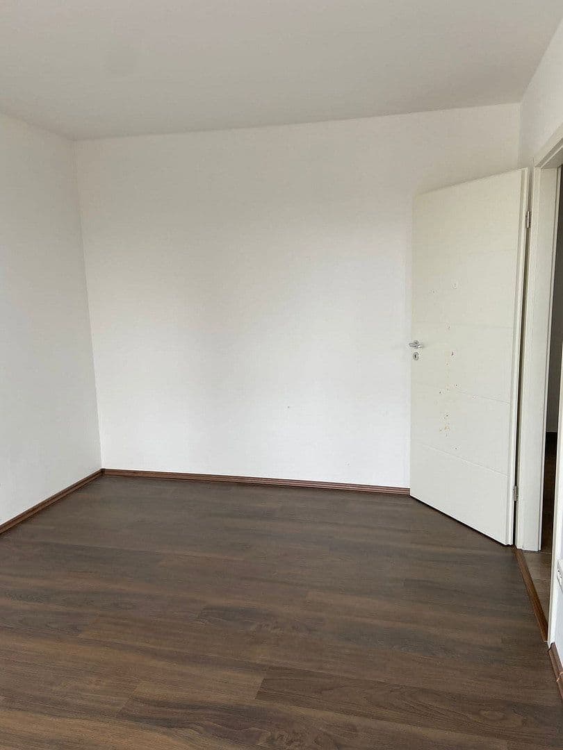Pronájem bytu 3+1 75 m², Regensburgerstraße 63, Nürnberg, Bavorsko Pronájem bytu 3+1 75 m², Regensburgerstraße 63, Nürnberg, Bavorsko