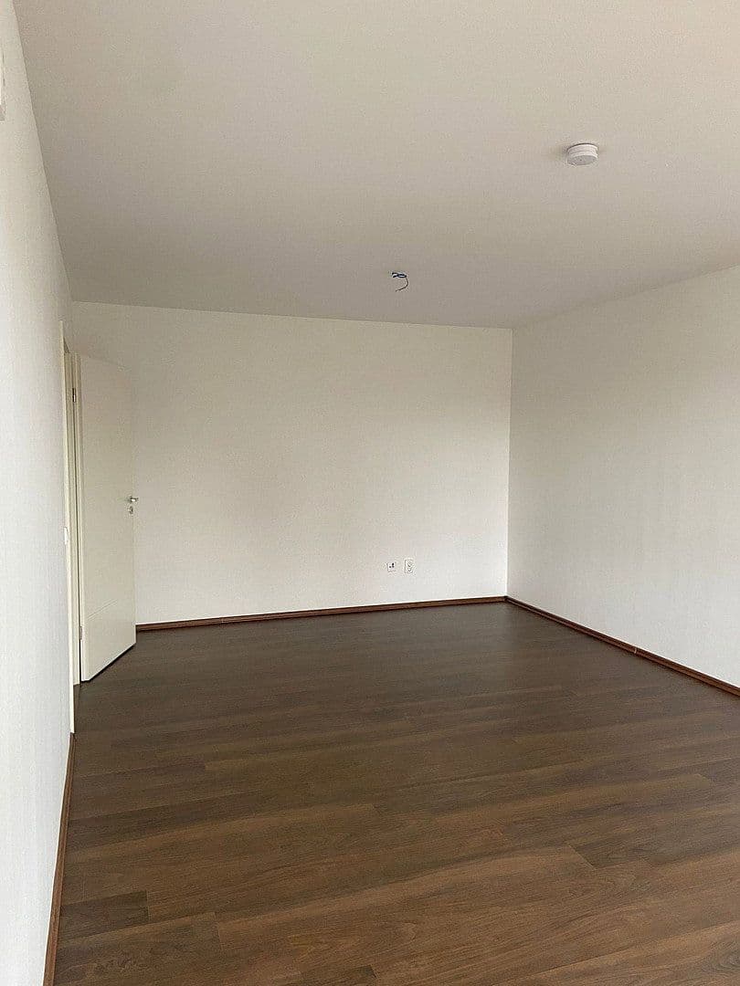 Pronájem bytu 3+1 75 m², Regensburgerstraße 63, Nürnberg, Bavorsko Pronájem bytu 3+1 75 m², Regensburgerstraße 63, Nürnberg, Bavorsko