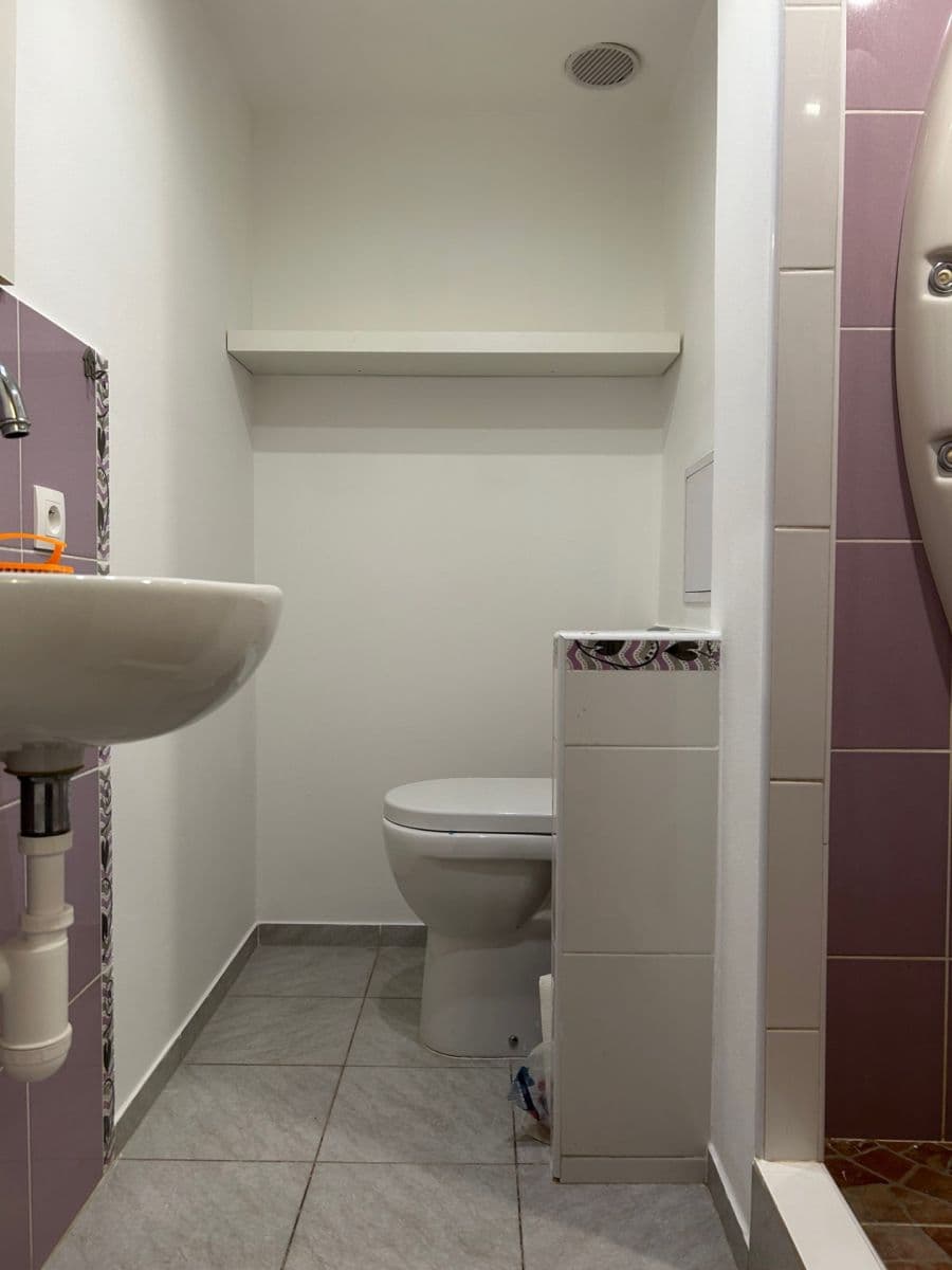Pronájem bytu 2+kk 43 m², Fibichova, Teplice, Ústecký kraj Pronájem bytu 2+kk 43 m², Fibichova, Teplice, Ústecký kraj