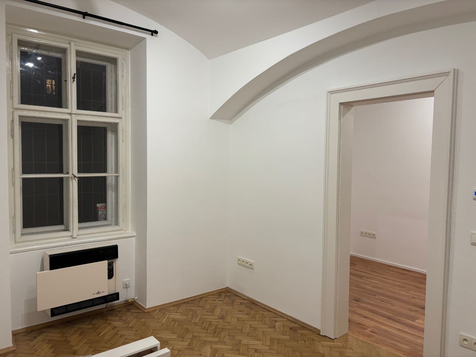 Pronájem bytu 1+1 40 m², Italská, Praha, Praha Pronájem bytu 1+1 40 m², Italská, Praha, Praha