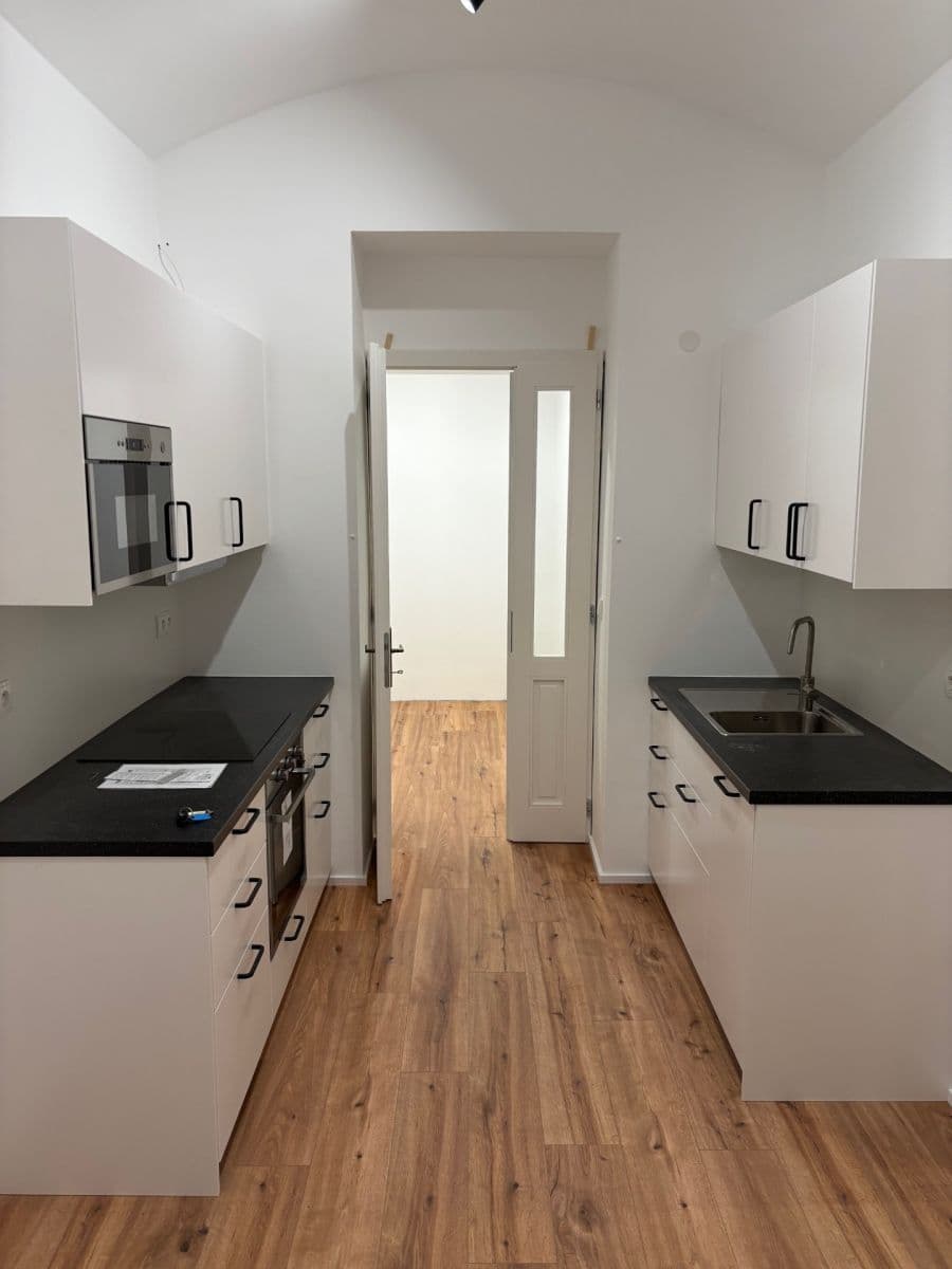 Pronájem bytu 1+1 40 m², Italská, Praha, Praha Pronájem bytu 1+1 40 m², Italská, Praha, Praha