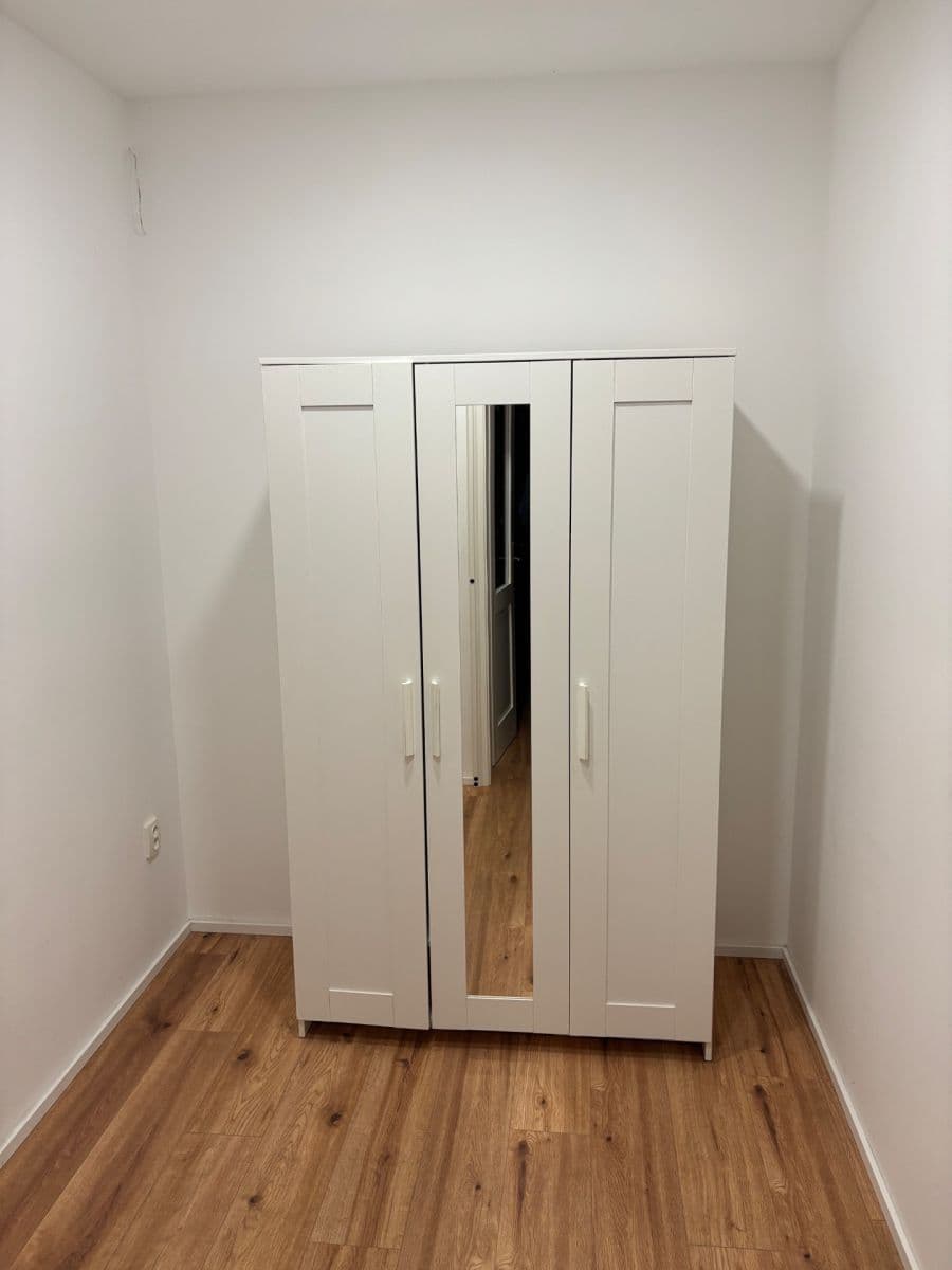 Pronájem bytu 1+1 40 m², Italská, Praha, Praha Pronájem bytu 1+1 40 m², Italská, Praha, Praha