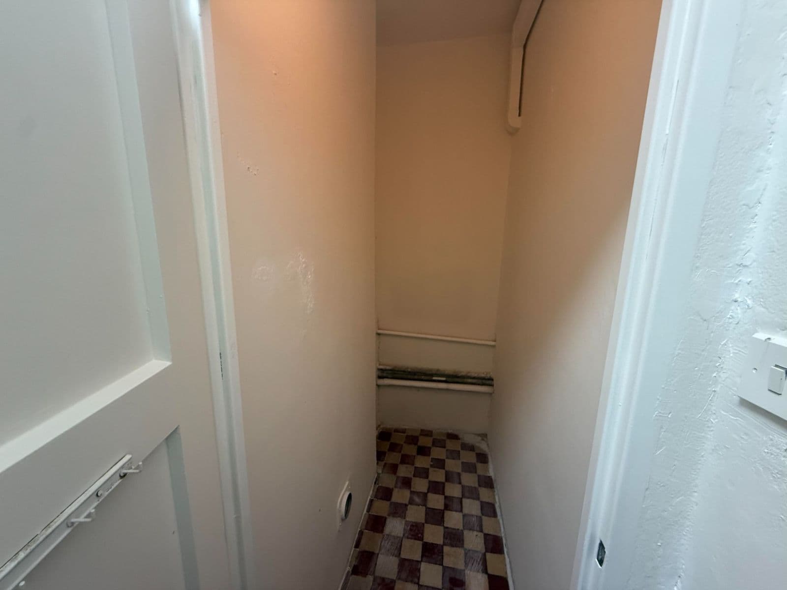 Prodej bytu 1+1 41 m², Ruská, Praha, Praha Prodej bytu 1+1 41 m², Ruská, Praha, Praha