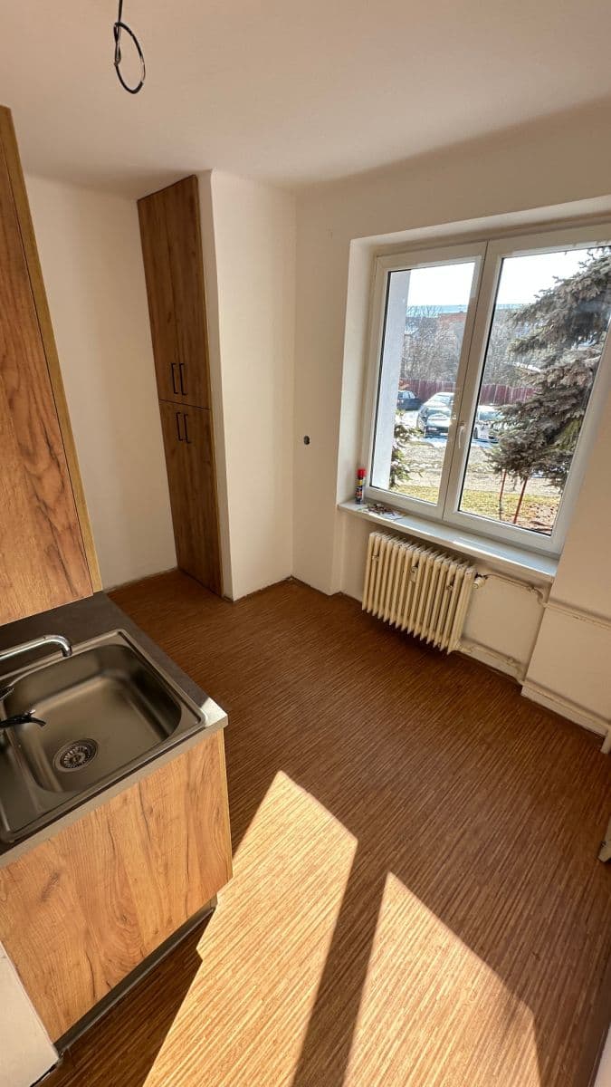 Pronájem bytu 2+1 70 m², nábřeží T. G. Masaryka, Rakovník, Středočeský kraj Pronájem bytu 2+1 70 m², nábřeží T. G. Masaryka, Rakovník, Středočeský kraj