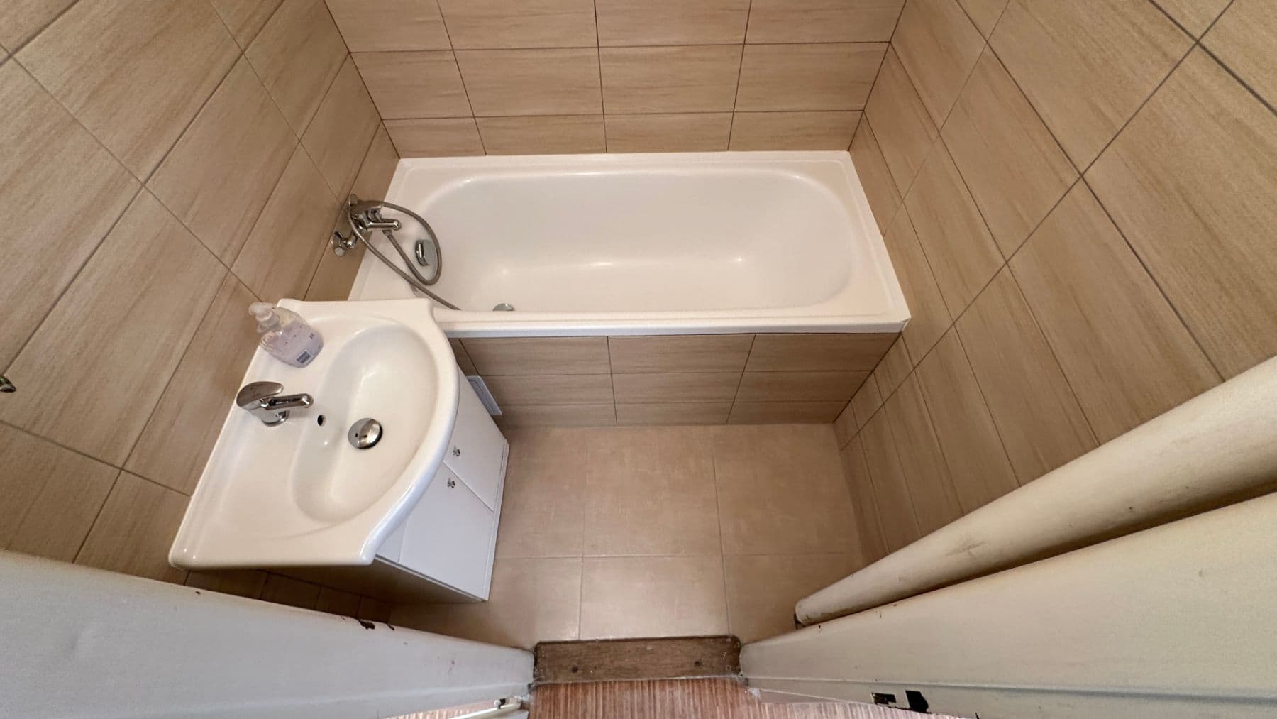 Pronájem bytu 2+1 70 m², nábřeží T. G. Masaryka, Rakovník, Středočeský kraj Pronájem bytu 2+1 70 m², nábřeží T. G. Masaryka, Rakovník, Středočeský kraj