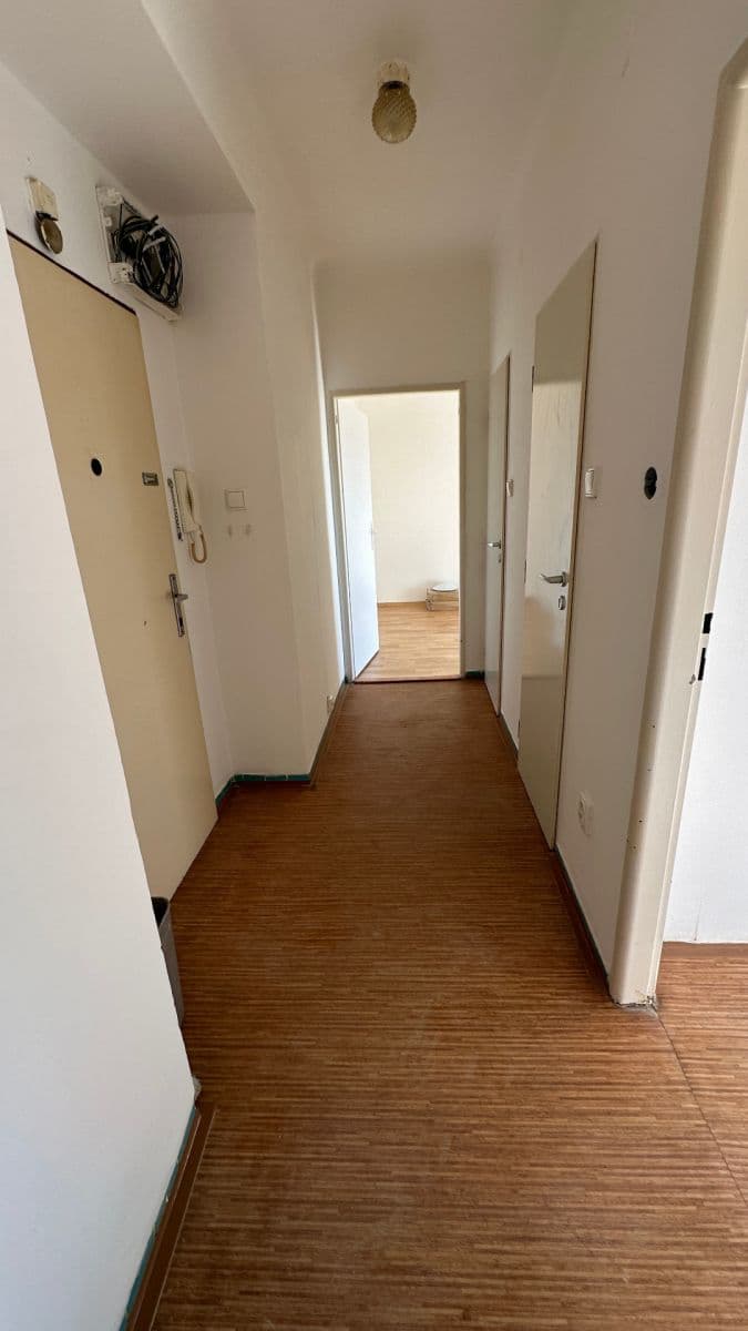 Pronájem bytu 2+1 70 m², nábřeží T. G. Masaryka, Rakovník, Středočeský kraj Pronájem bytu 2+1 70 m², nábřeží T. G. Masaryka, Rakovník, Středočeský kraj