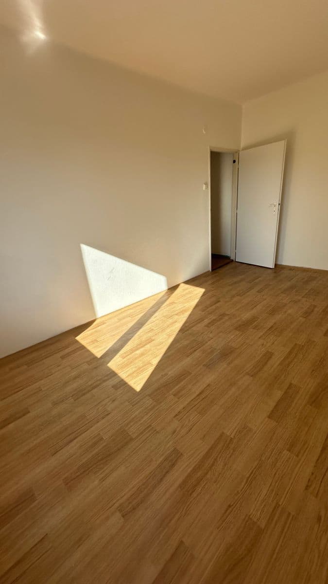 Pronájem bytu 2+1 70 m², nábřeží T. G. Masaryka, Rakovník, Středočeský kraj Pronájem bytu 2+1 70 m², nábřeží T. G. Masaryka, Rakovník, Středočeský kraj
