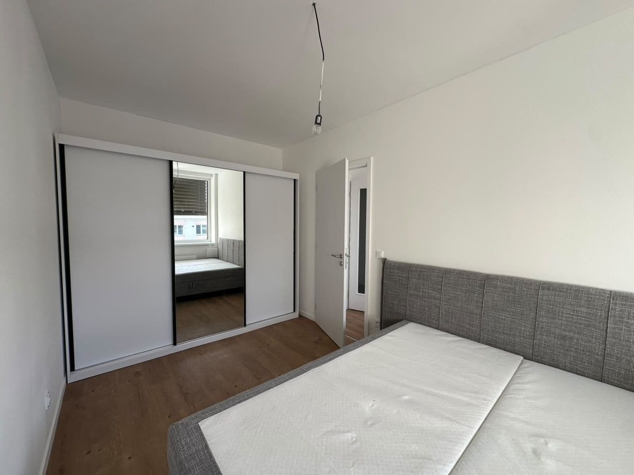 Pronájem bytu 2+kk 35 m², Murmanská, Praha, Praha Pronájem bytu 2+kk 35 m², Murmanská, Praha, Praha