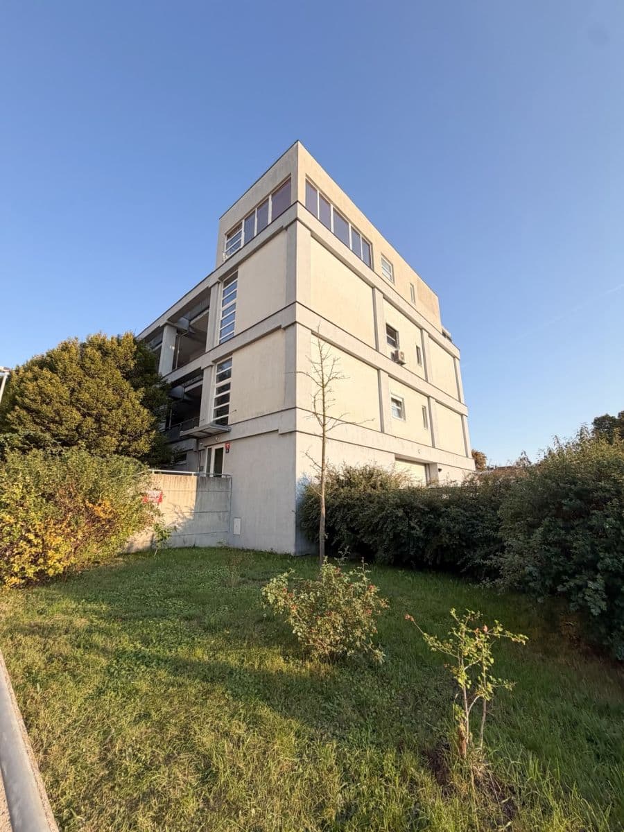 Pronájem bytu 1+kk 42 m², Novobohdalecká, Praha, Praha Pronájem bytu 1+kk 42 m², Novobohdalecká, Praha, Praha
