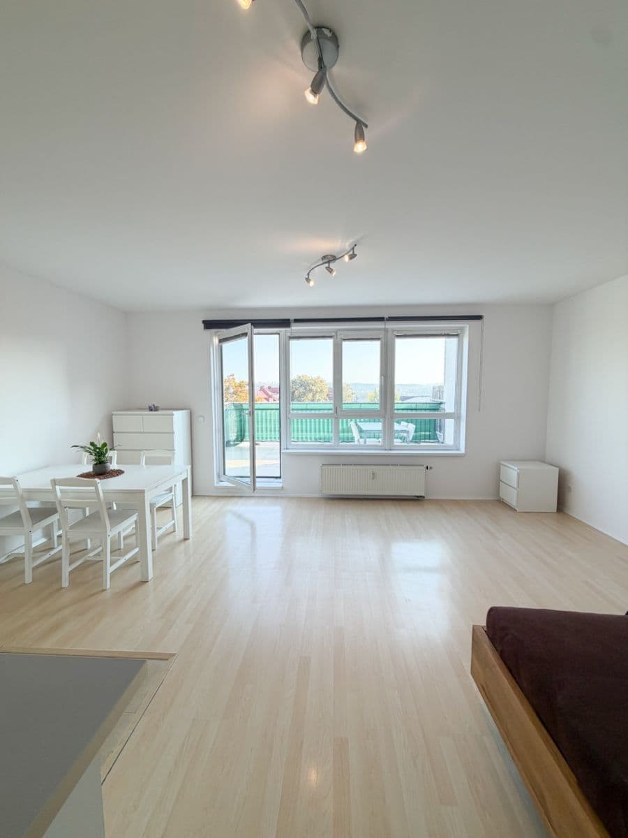 Pronájem bytu 1+kk 42 m², Novobohdalecká, Praha, Praha Pronájem bytu 1+kk 42 m², Novobohdalecká, Praha, Praha