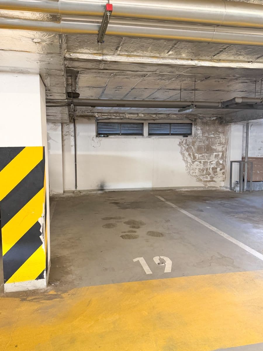 Pronájem bytu 1+kk 42 m², Novobohdalecká, Praha, Praha Pronájem bytu 1+kk 42 m², Novobohdalecká, Praha, Praha
