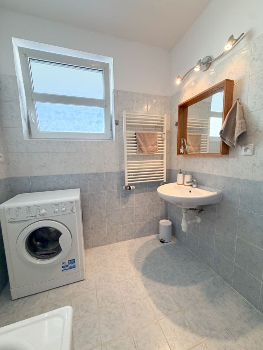 Pronájem bytu 1+kk 42 m², Novobohdalecká, Praha, Praha Pronájem bytu 1+kk 42 m², Novobohdalecká, Praha, Praha