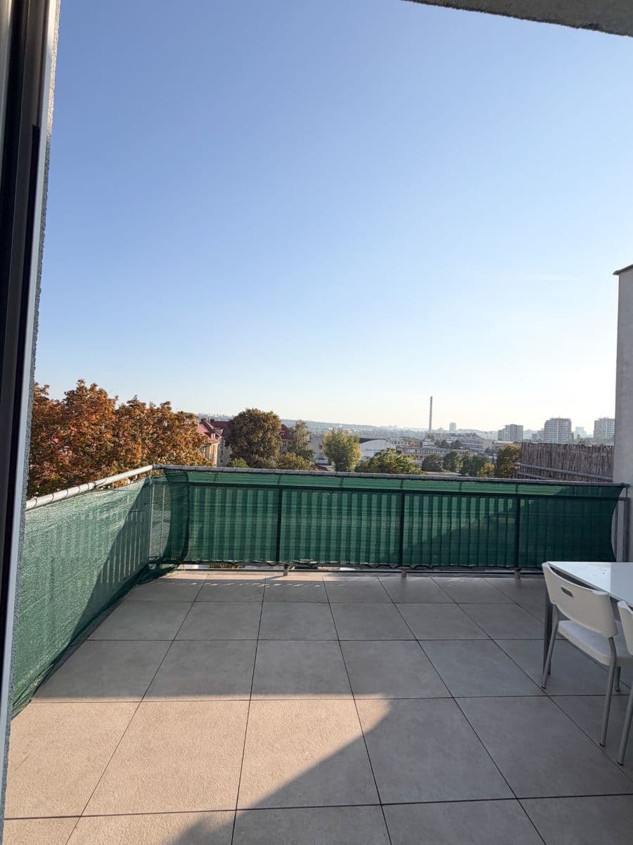 Pronájem bytu 1+kk 42 m², Novobohdalecká, Praha, Praha Pronájem bytu 1+kk 42 m², Novobohdalecká, Praha, Praha