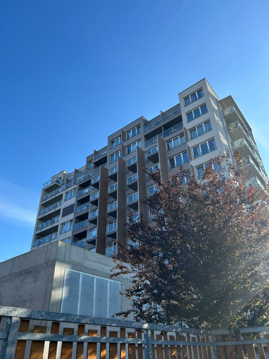 Pronájem bytu 1+kk 38 m², Choceradská, Praha, Praha Pronájem bytu 1+kk 38 m², Choceradská, Praha, Praha