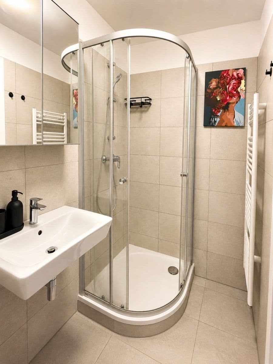 Pronájem bytu 1+kk 38 m², Choceradská, Praha, Praha Pronájem bytu 1+kk 38 m², Choceradská, Praha, Praha
