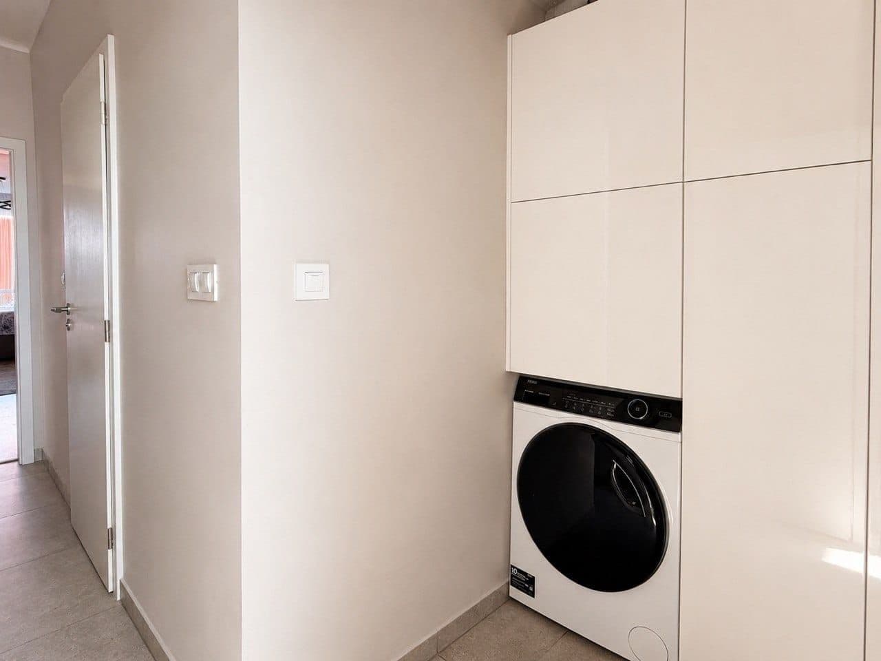Pronájem bytu 1+kk 38 m², Choceradská, Praha, Praha Pronájem bytu 1+kk 38 m², Choceradská, Praha, Praha