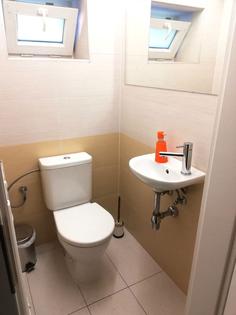 Pronájem bytu 2+1 88 m², Na Třebešíně, Praha, Praha Pronájem bytu 2+1 88 m², Na Třebešíně, Praha, Praha