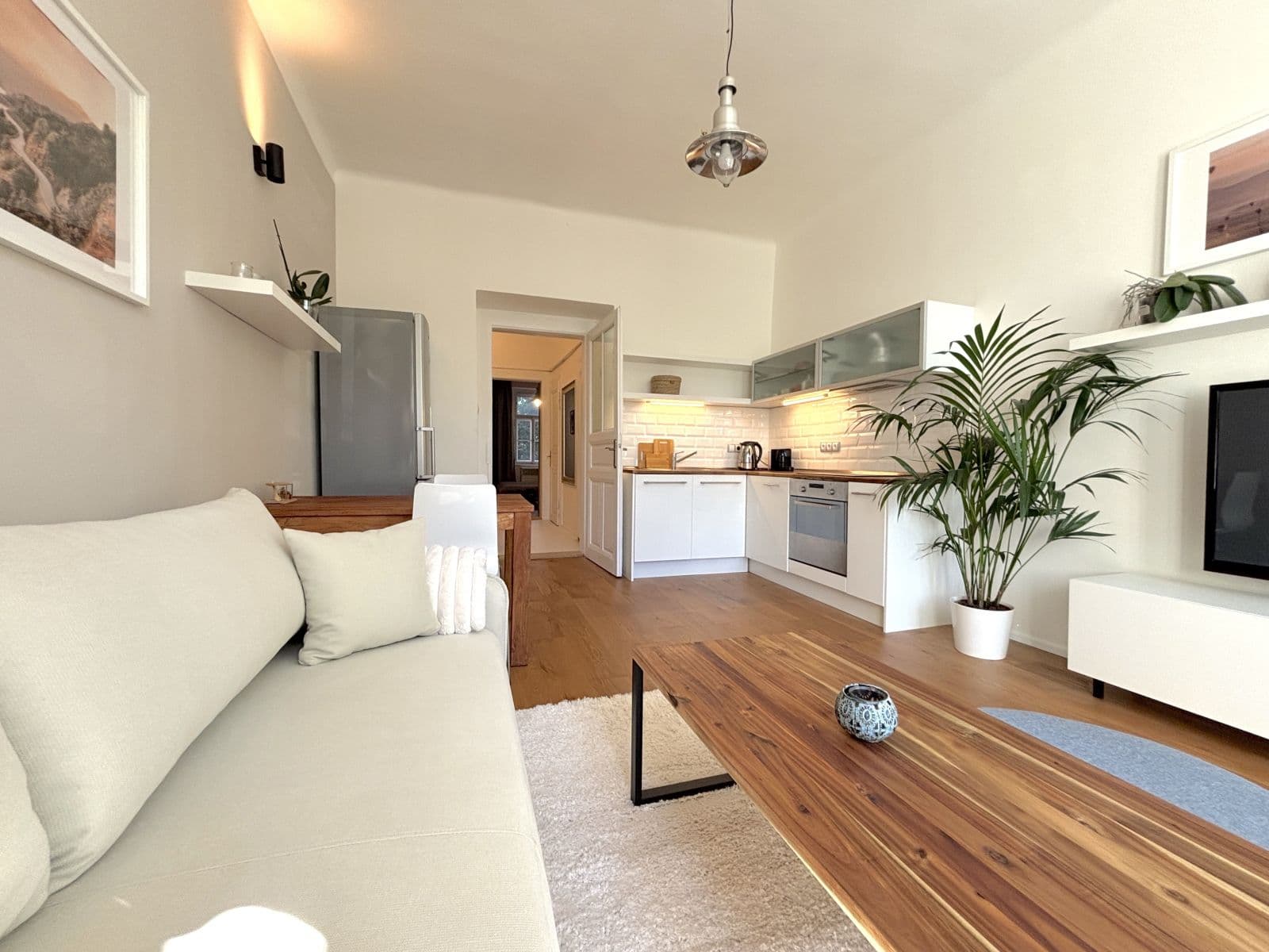 Pronájem bytu 53 m², náměstí Generála Kutlvašra, Praha, Praha Pronájem bytu 53 m², náměstí Generála Kutlvašra, Praha, Praha