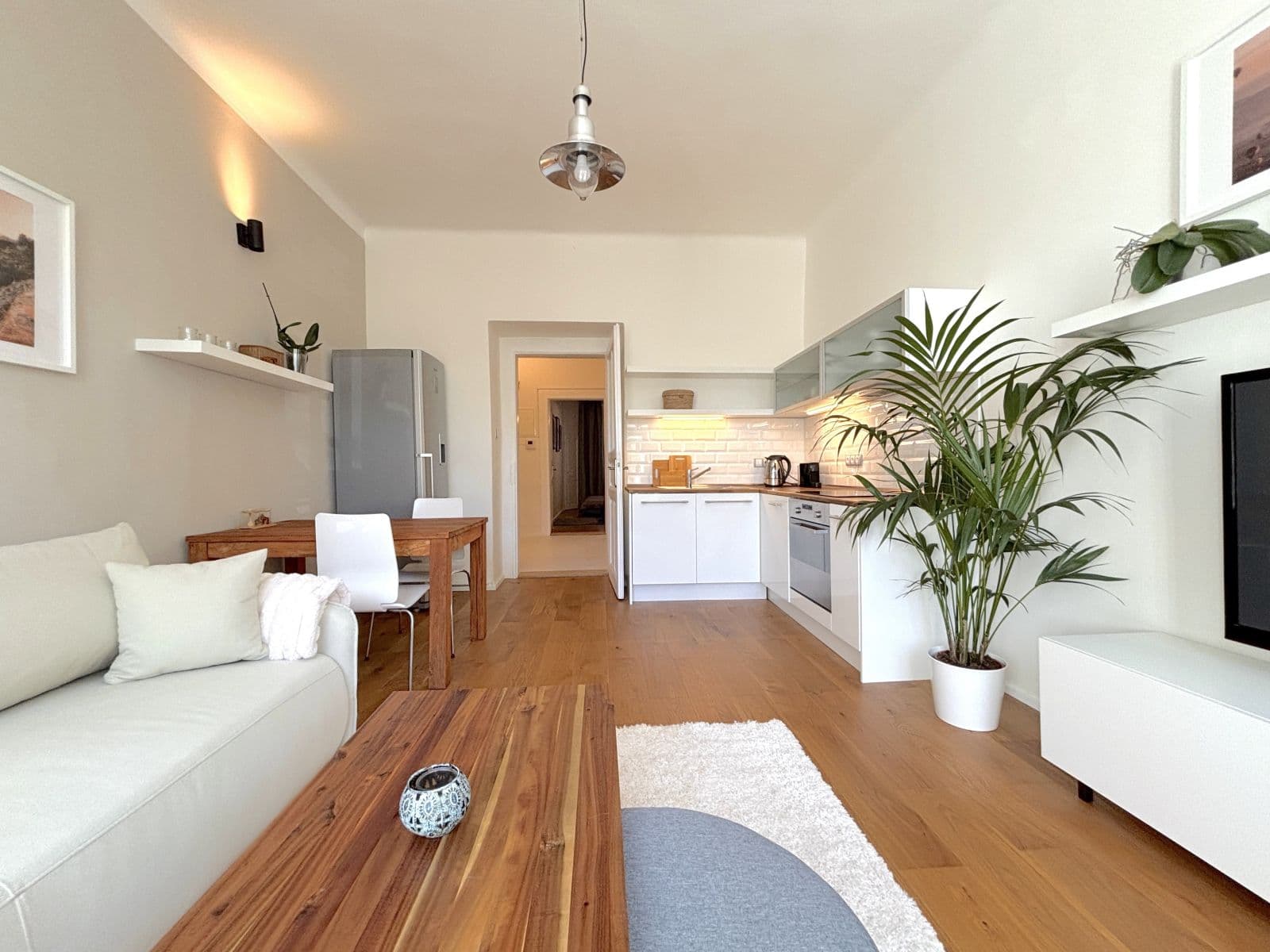 Pronájem bytu 53 m², náměstí Generála Kutlvašra, Praha, Praha Pronájem bytu 53 m², náměstí Generála Kutlvašra, Praha, Praha