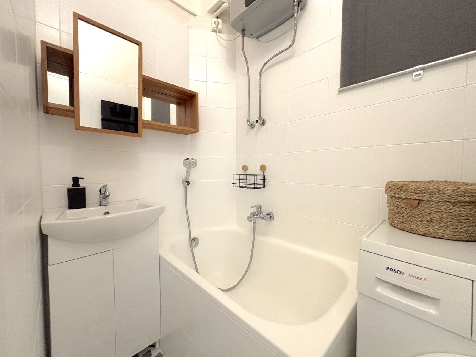 Pronájem bytu 53 m², náměstí Generála Kutlvašra, Praha, Praha Pronájem bytu 53 m², náměstí Generála Kutlvašra, Praha, Praha