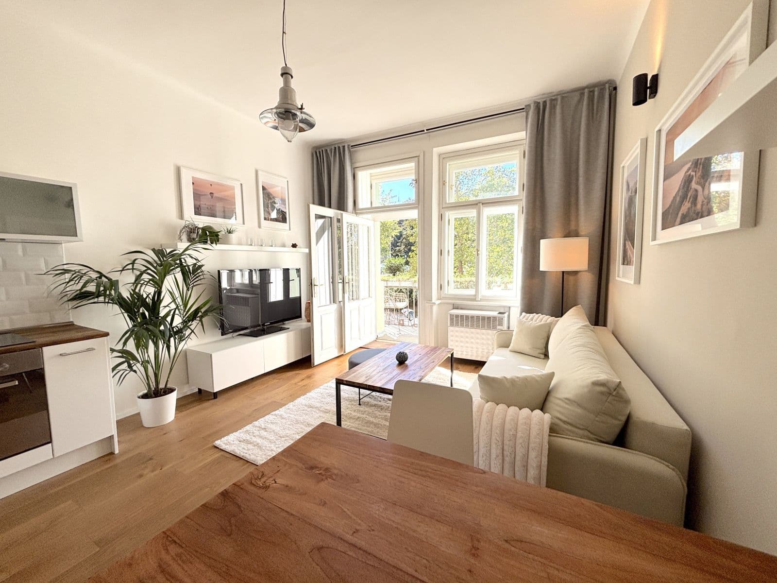 Pronájem bytu 53 m², náměstí Generála Kutlvašra, Praha, Praha Pronájem bytu 53 m², náměstí Generála Kutlvašra, Praha, Praha