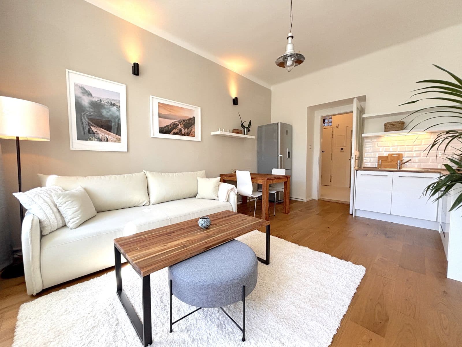 Pronájem bytu 53 m², náměstí Generála Kutlvašra, Praha, Praha Pronájem bytu 53 m², náměstí Generála Kutlvašra, Praha, Praha