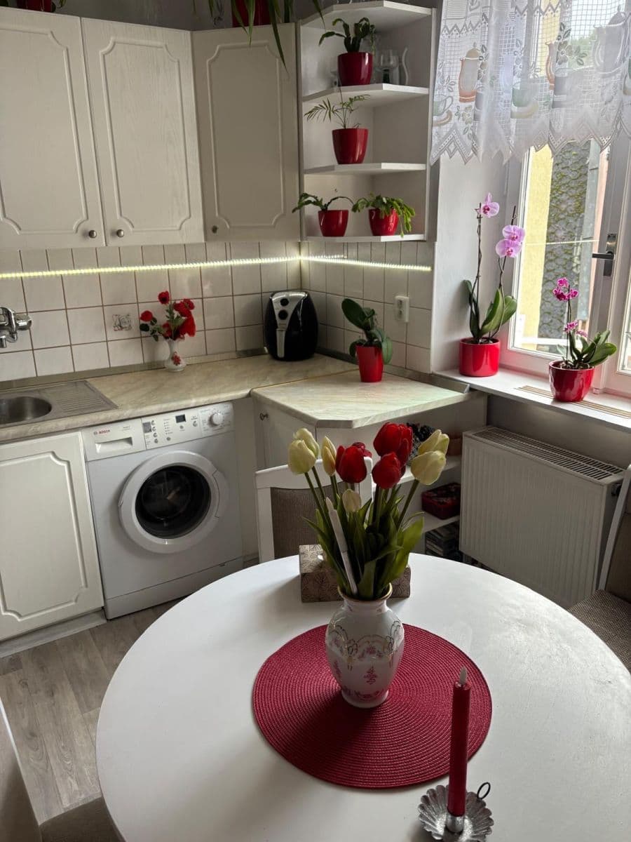 Pronájem bytu 3+1 76 m², T. G. Masaryka, Karlovy Vary, Karlovarský kraj Pronájem bytu 3+1 76 m², T. G. Masaryka, Karlovy Vary, Karlovarský kraj