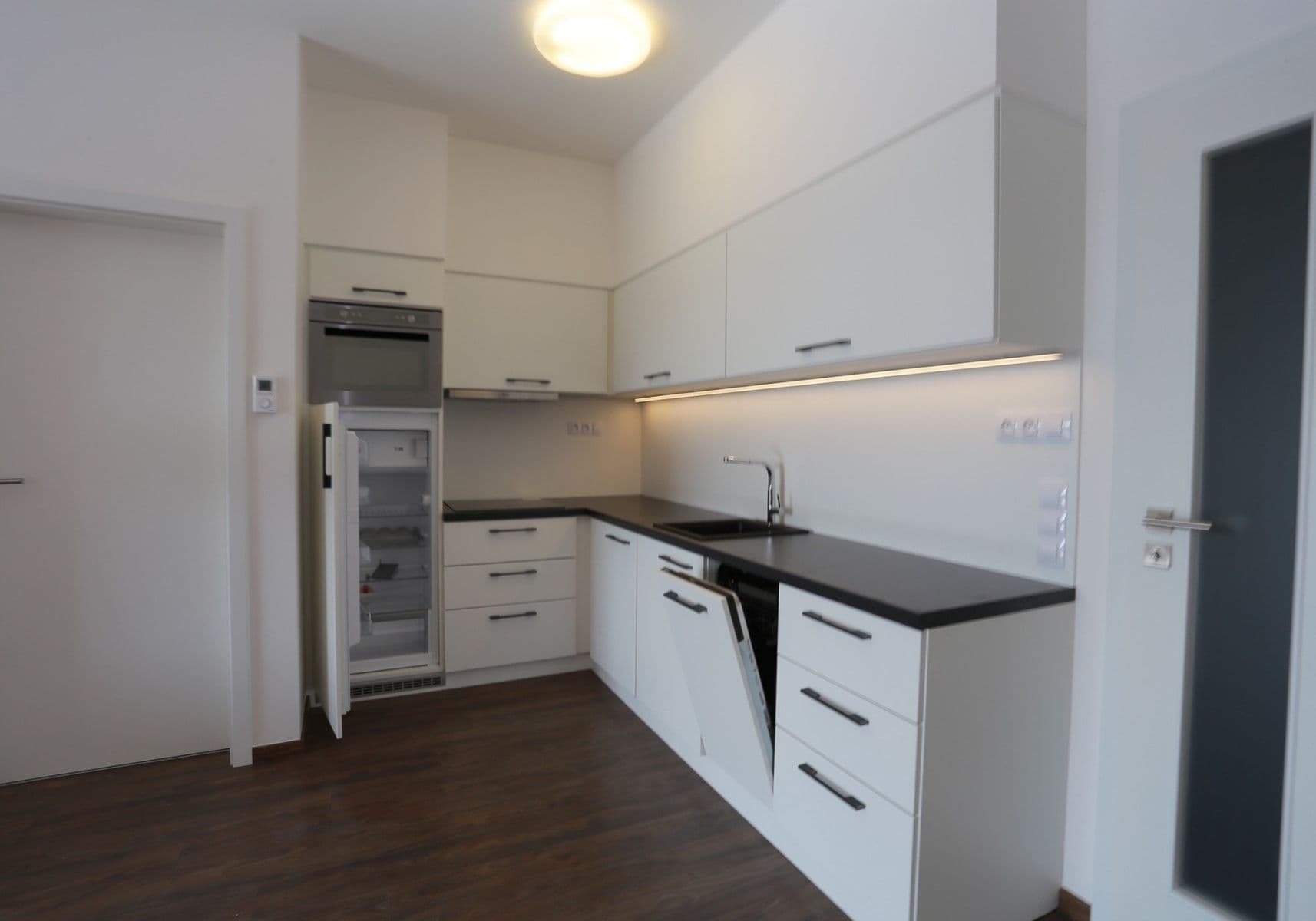 Pronájem bytu 2+kk 57 m², U Mlýnského kanálu, Praha, Praha Pronájem bytu 2+kk 57 m², U Mlýnského kanálu, Praha, Praha