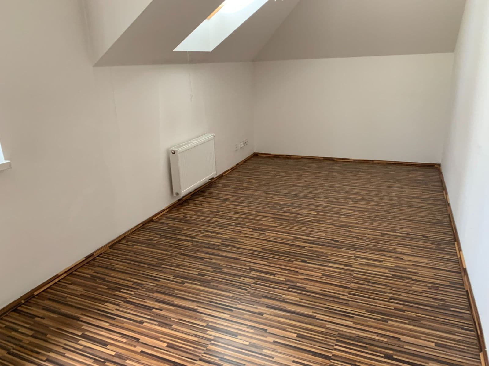 Pronájem bytu 2+kk 86 m², Jeremenkova, Praha, Praha Pronájem bytu 2+kk 86 m², Jeremenkova, Praha, Praha