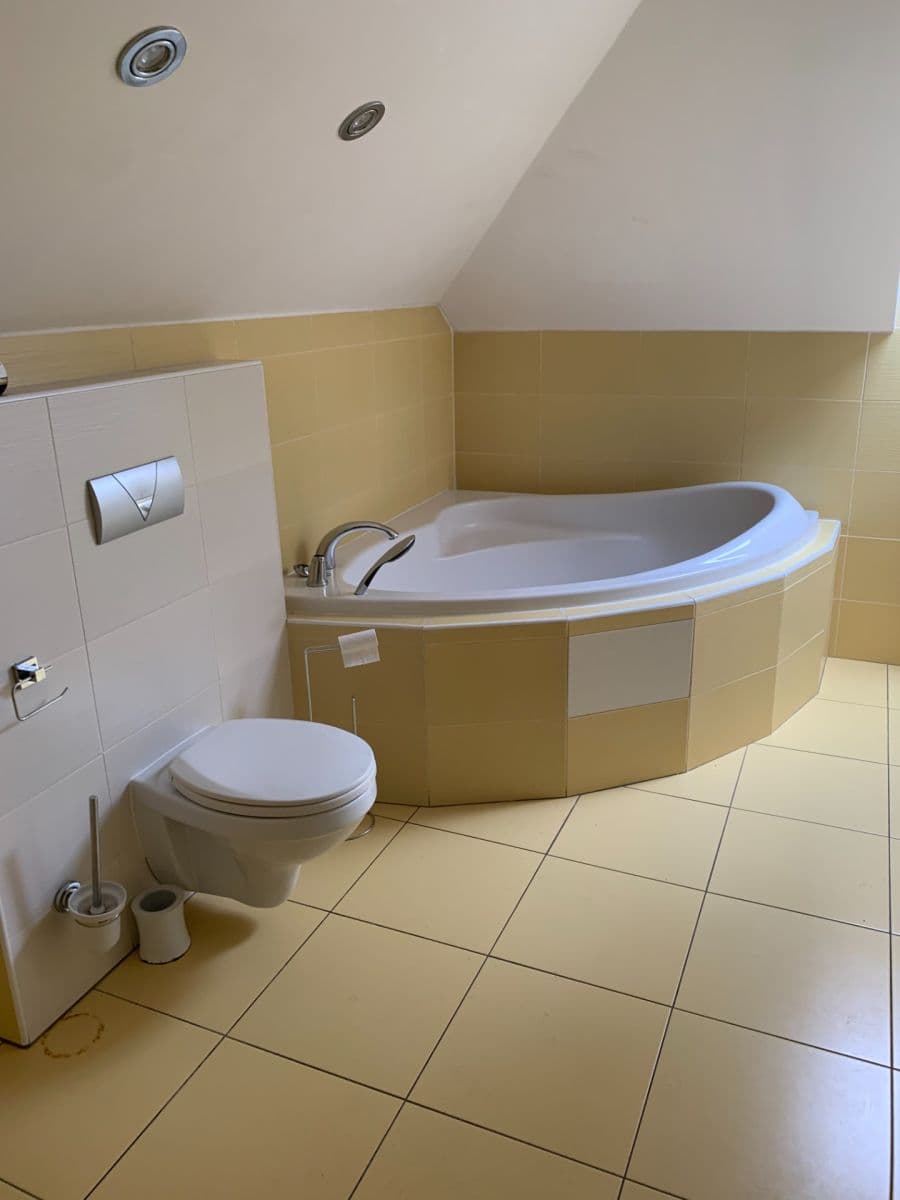 Pronájem bytu 2+kk 86 m², Jeremenkova, Praha, Praha Pronájem bytu 2+kk 86 m², Jeremenkova, Praha, Praha