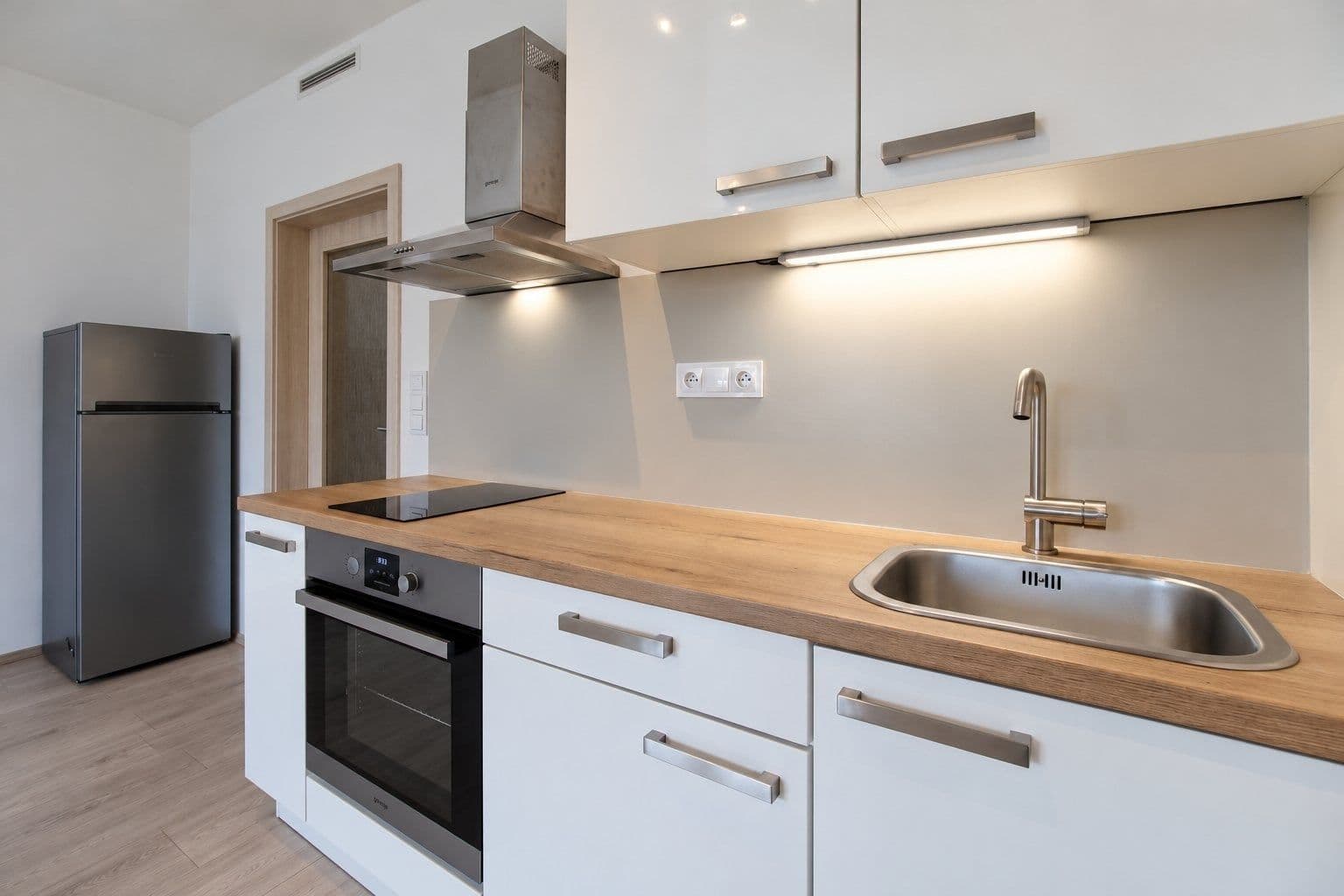 Pronájem bytu 1+kk 30 m², Františka Diviše, Praha, Praha Pronájem bytu 1+kk 30 m², Františka Diviše, Praha, Praha
