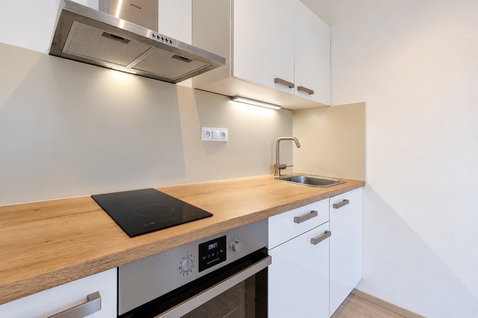 Pronájem bytu 1+kk 30 m², Františka Diviše, Praha, Praha Pronájem bytu 1+kk 30 m², Františka Diviše, Praha, Praha