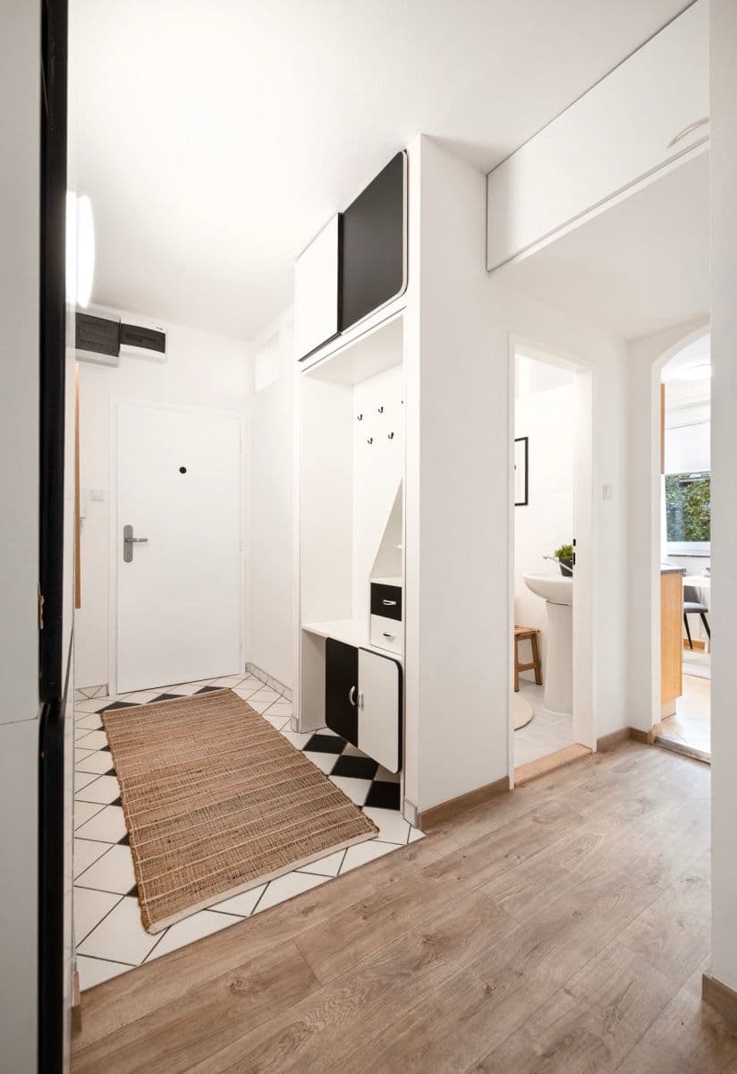 Prodej bytu 4+1 72 m², Družební, Olomouc, Olomoucký kraj Prodej bytu 4+1 72 m², Družební, Olomouc, Olomoucký kraj