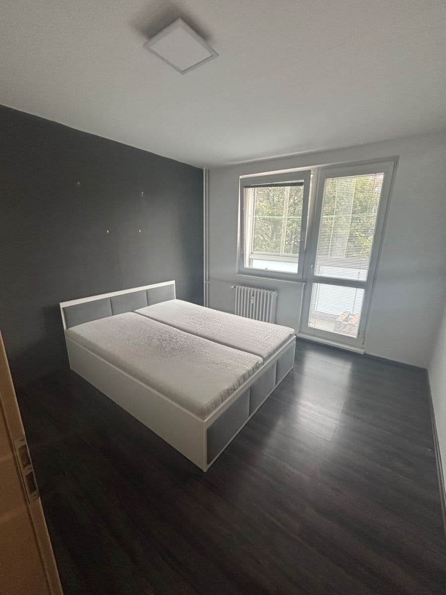 Pronájem bytu 3+1 75 m², Na Šancích, Chrudim, Pardubický kraj Pronájem bytu 3+1 75 m², Na Šancích, Chrudim, Pardubický kraj