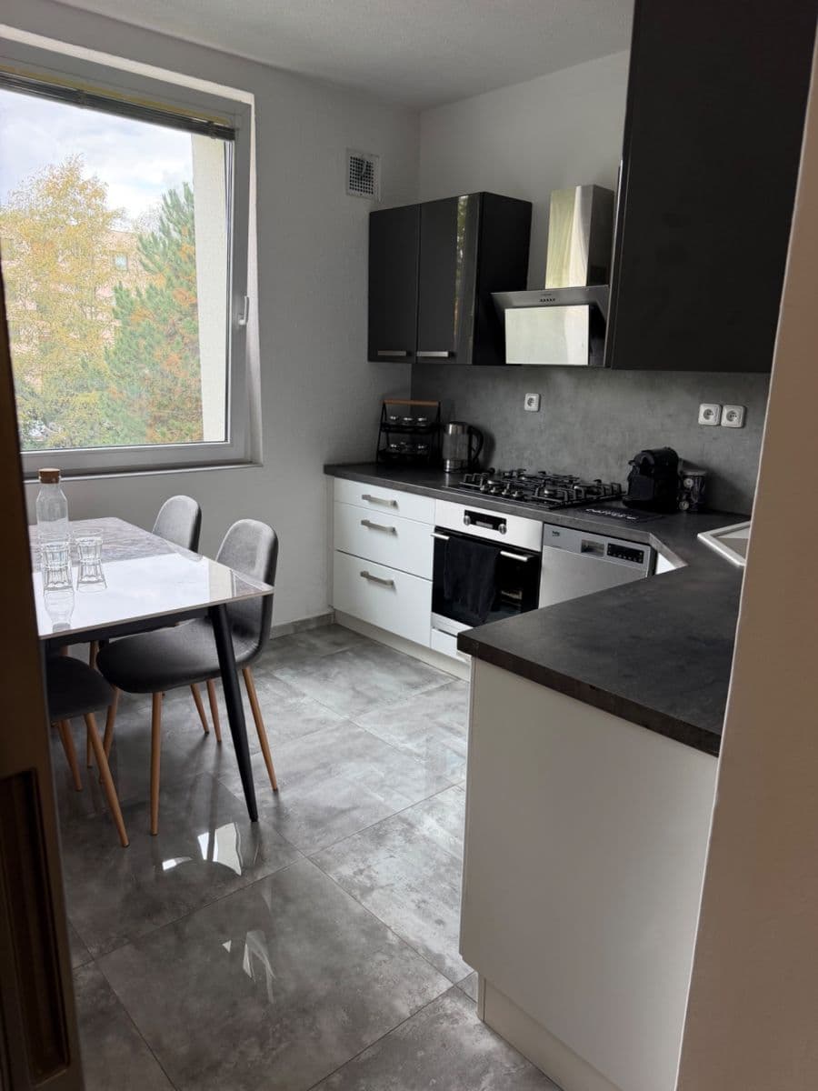 Pronájem bytu 3+1 75 m², Na Šancích, Chrudim, Pardubický kraj Pronájem bytu 3+1 75 m², Na Šancích, Chrudim, Pardubický kraj