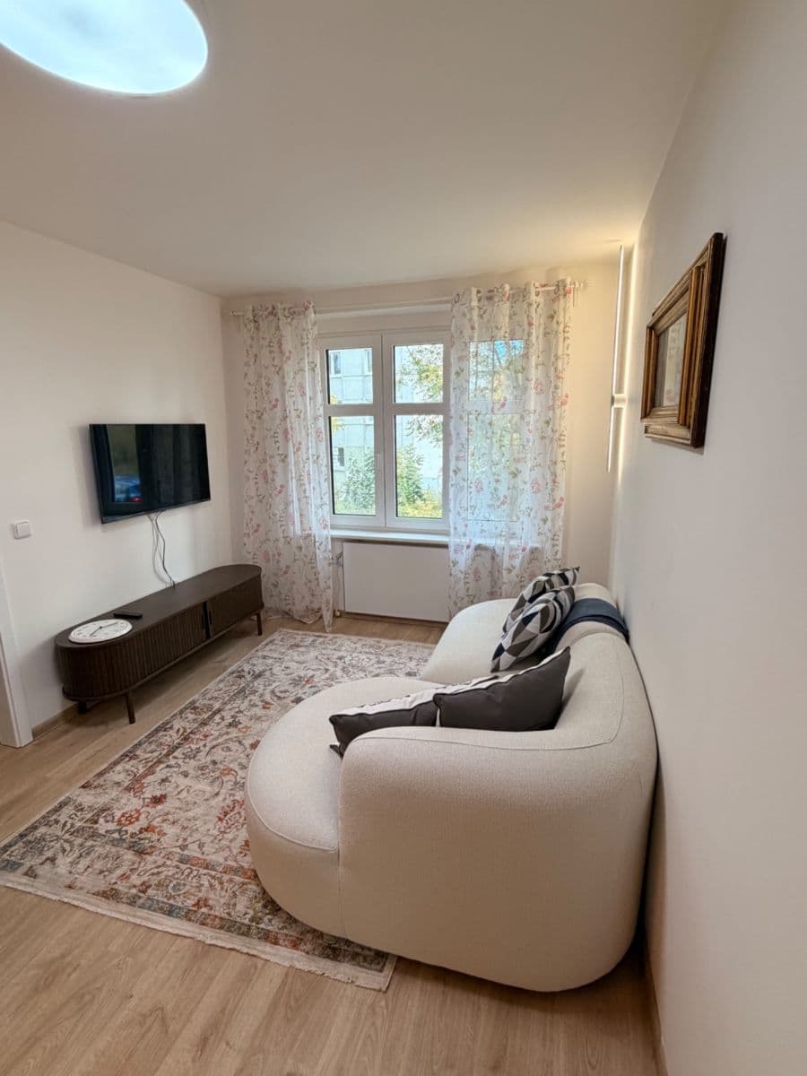 Pronájem bytu 2+kk 50 m², Jáchymovská, Karlovy Vary, Karlovarský kraj Pronájem bytu 2+kk 50 m², Jáchymovská, Karlovy Vary, Karlovarský kraj